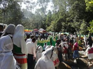 002-Processione al fiume